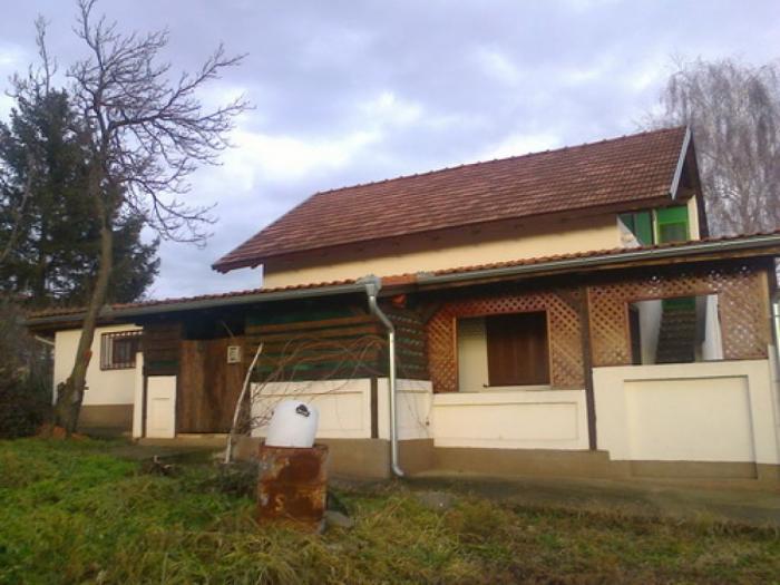 kuća i okućnica fruška gora, blizu manastira krušedol besplatni mali oglasi