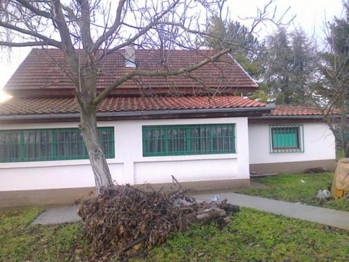 kuća i okućnica fruška gora, blizu manastira krušedol besplatni mali oglasi