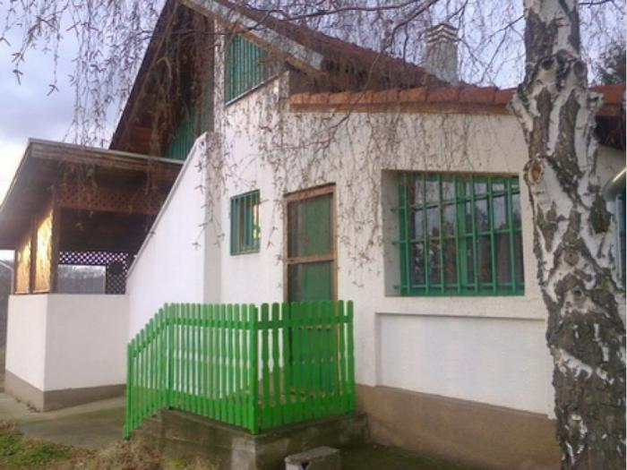 kuća i okućnica fruška gora, blizu manastira krušedol besplatni mali oglasi