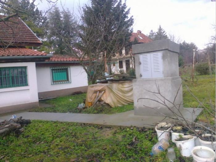 kuća i okućnica fruška gora, blizu manastira krušedol besplatni mali oglasi