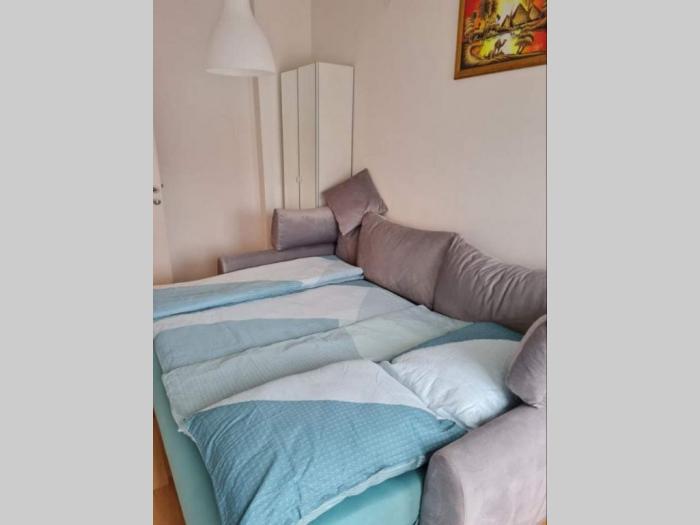 prodajem stan novi sad (na detelinari) besplatni mali oglasi
