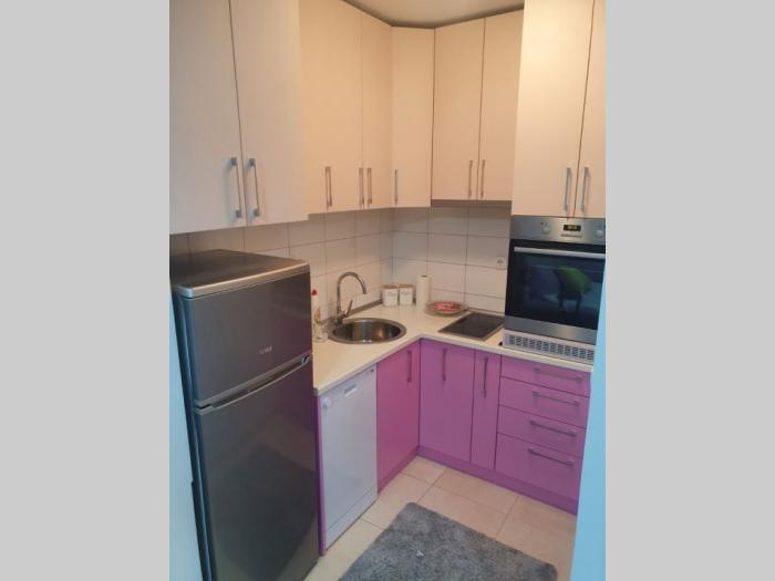 izdajem stan 42m2 detelinara, novi sad besplatni mali oglasi