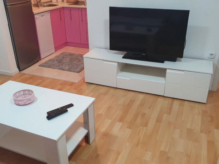 izdajem stan 42m2 detelinara, novi sad besplatni mali oglasi