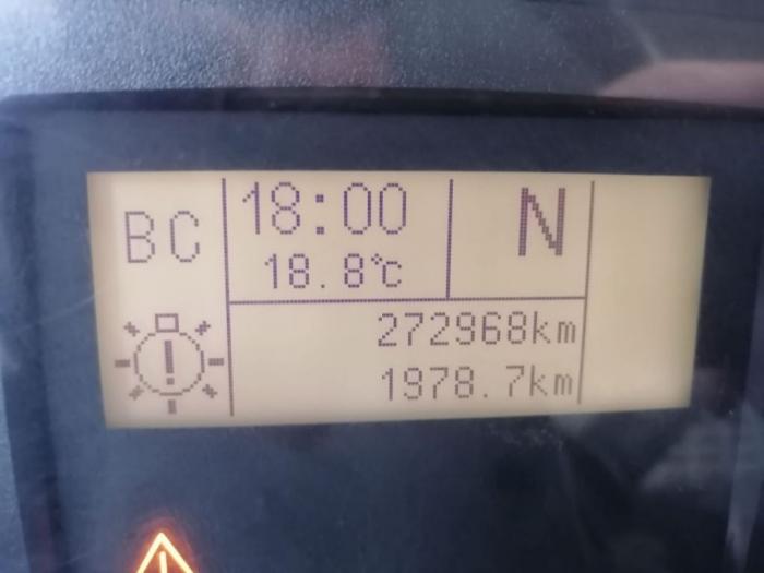 iveco kamion sa kranom besplatni mali oglasi