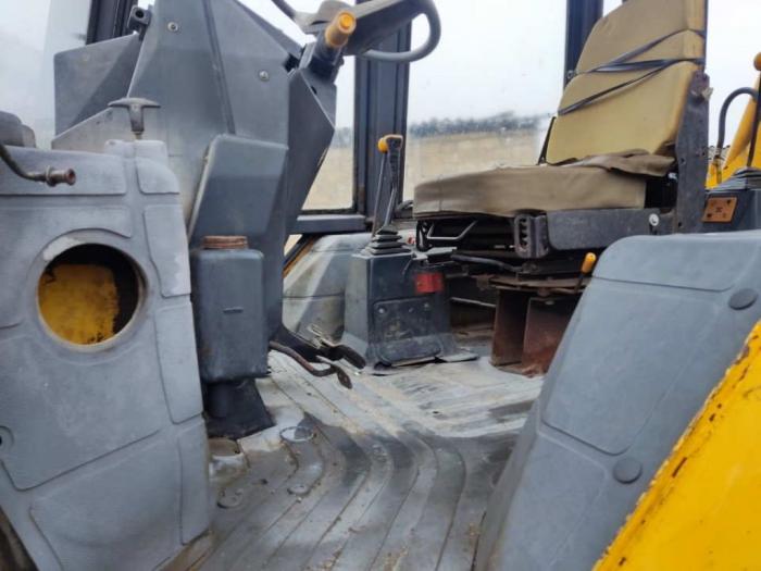 kombinirka jcb 3cx 1990 godište besplatni mali oglasi